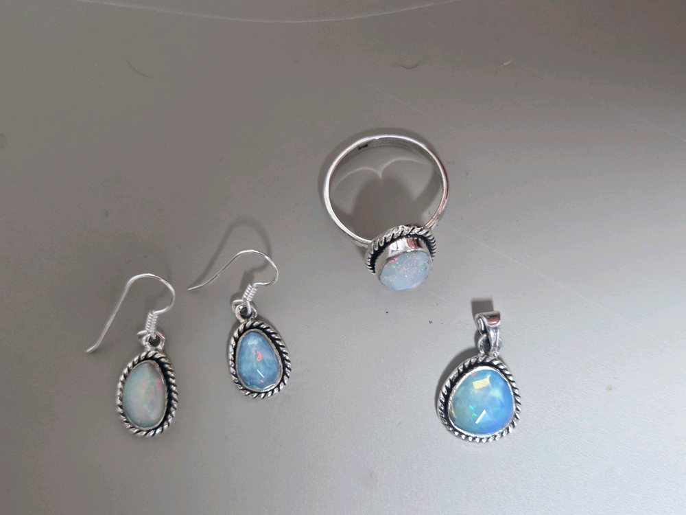 오팔 은 반지 펜던트 귀걸이 이미지