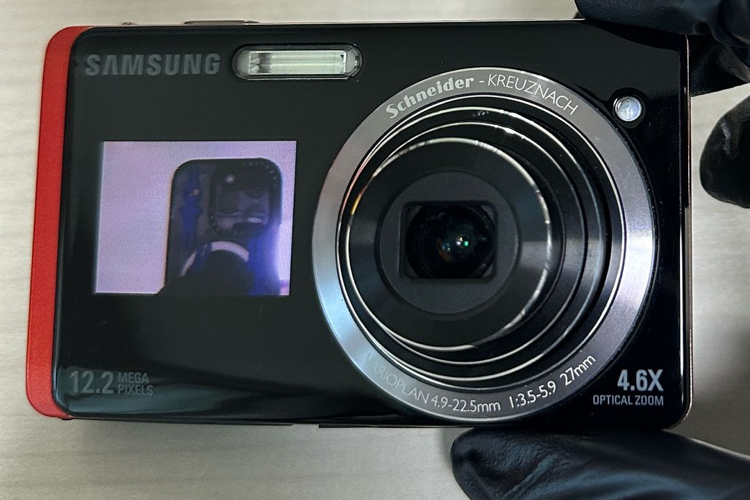 삼성 VLUU ST550 듀얼 LCD 한효주 디카 이미지