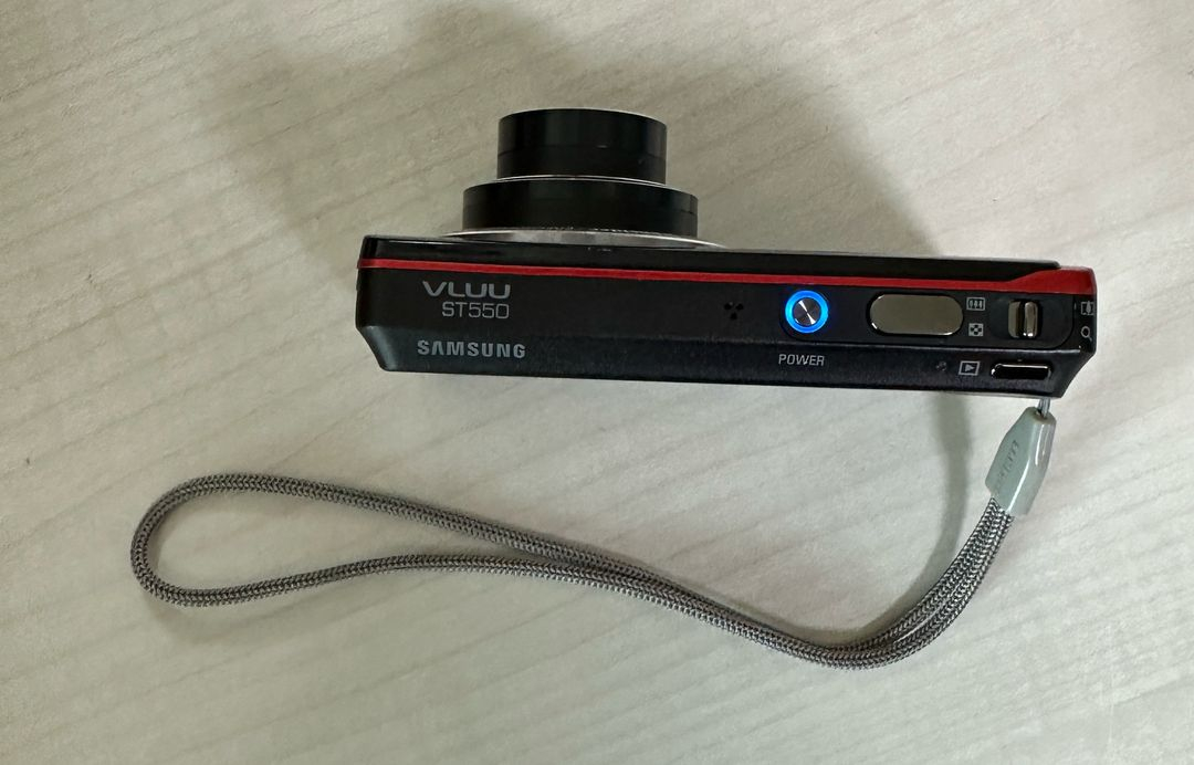 삼성 VLUU ST550 듀얼 LCD 한효주 디카 이미지