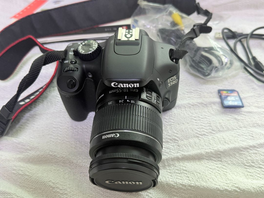 정품 캐논 EOS 550D DSLR 카메라와 번들 18-55mm 렌즈 이미지