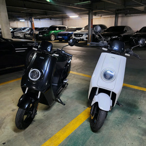 니우엔프로 19년식 3km 새상품외 한대 더 같이 처분합니다. 전기스쿠터 이미지