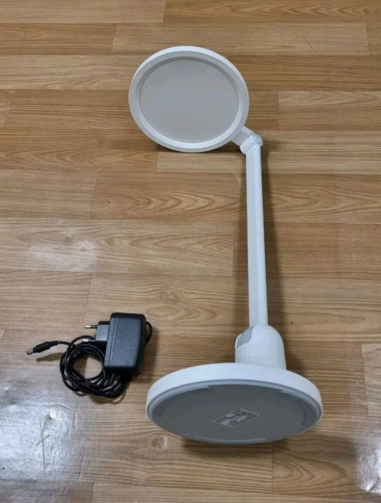 프리즘에서 나온 PL-2900WH 스탠드 이미지