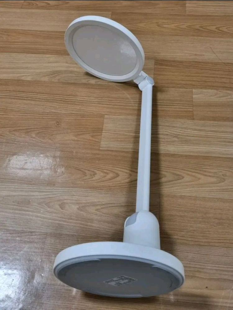 프리즘에서 나온 PL-2900WH 스탠드 이미지