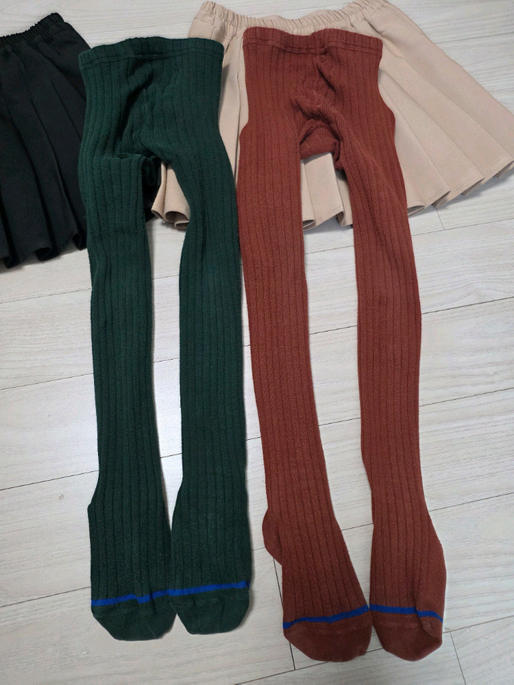 여아옷7-8세)주름스커트2벌+스타킹2벌+니삭스 일괄 이미지