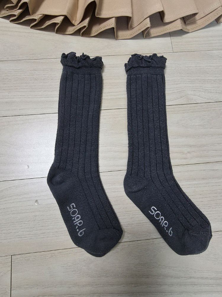 여아옷7-8세)주름스커트2벌+스타킹2벌+니삭스 일괄 이미지