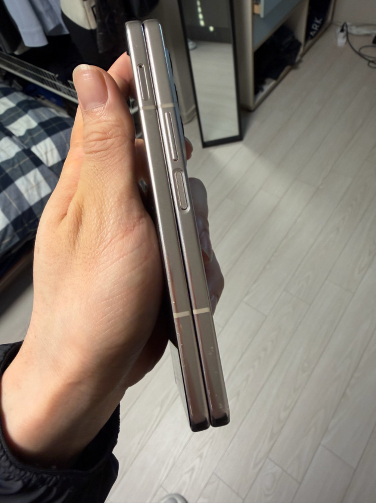 폴드4 256g 베이지 이미지