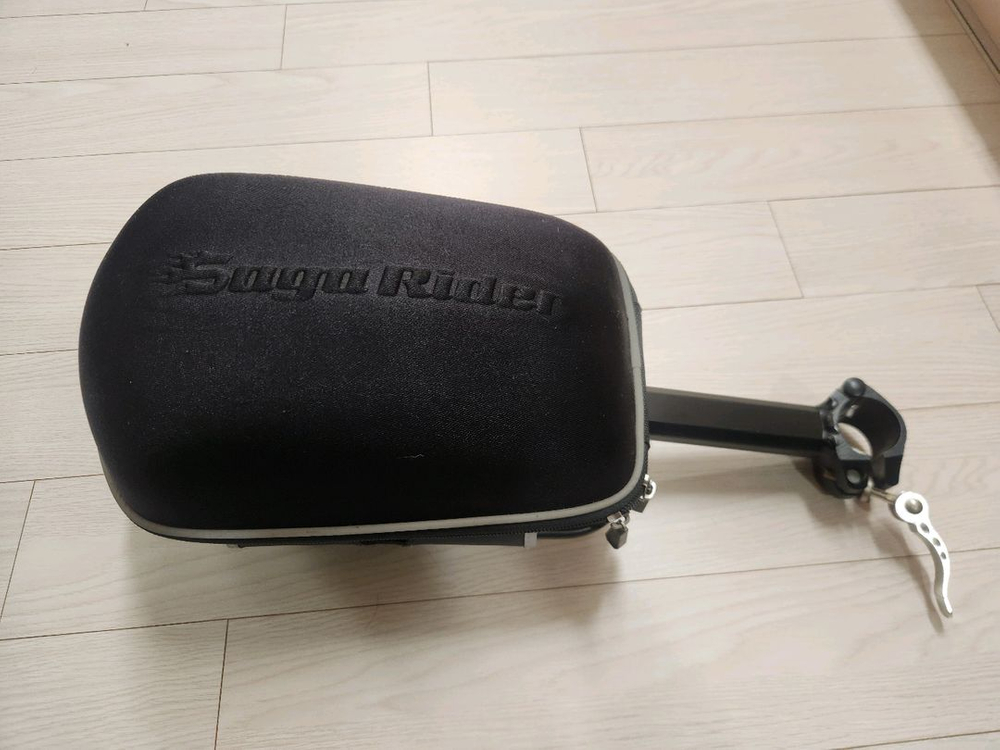 자전거 후미형 가방(캐리어) 이미지