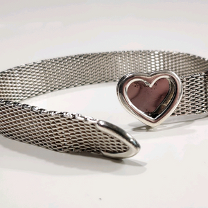 티파니앤코 서머셋 매쉬 하트 벨트형 실버팔찌 이미지