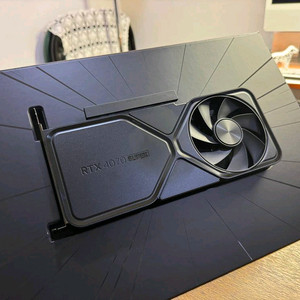 NVIDIA GeForce RTX 4070 Super FE 파운더스 에디션 그래픽카드 이미지