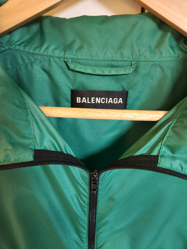 발렌시아가 바람막이 48사이즈 이미지