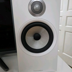 B&W 606 S2 Anniversary Edition 화이트 스피커 팝니다. 이미지