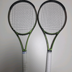 테니스 라켓 2개 세트 이미지