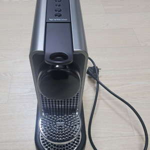 네스프레소 시티즈 플래티넘 판매합니다 이미지