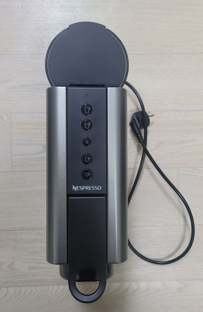 네스프레소 시티즈 플래티넘 판매합니다 이미지