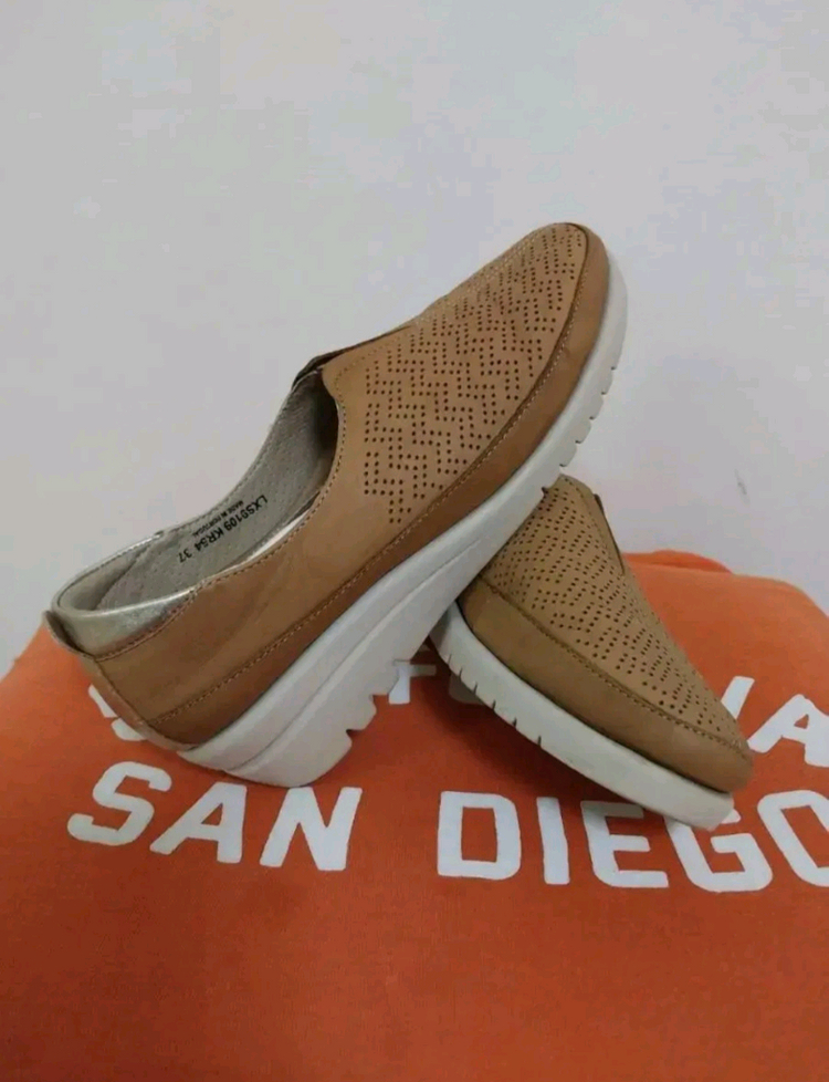 여성 제니아 가죽 슬립온 (230) 이미지