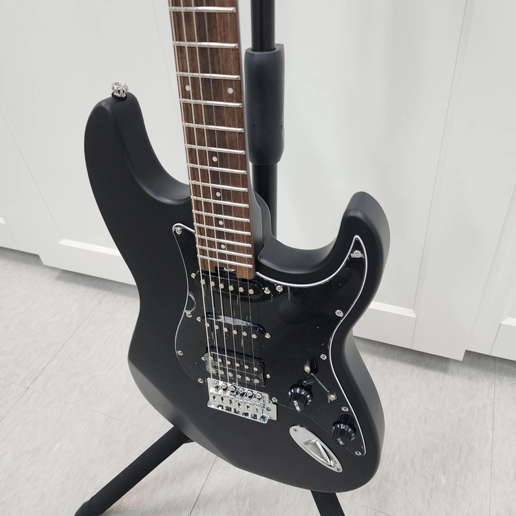 헥스 스트랫 일렉기타 E70 블랙 이미지