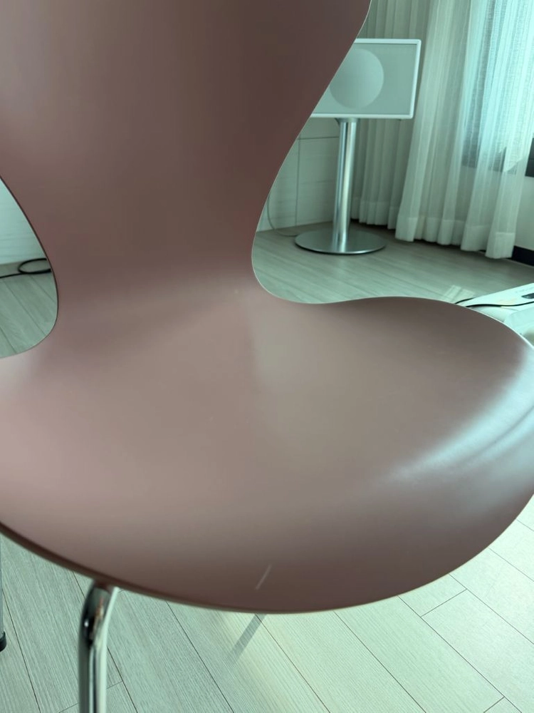 프리츠한센 세븐체어 이미지