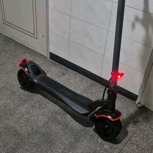 머케인 와이드휠 듀얼 전동킥보드 이미지