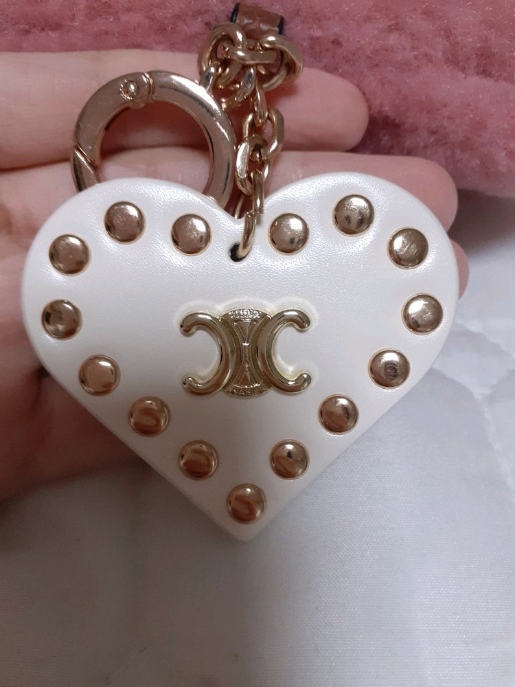 셀린느 수지 키링 이미지