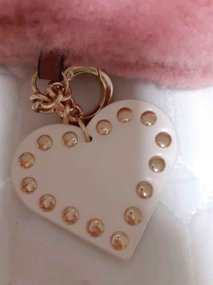 셀린느 수지 키링 이미지