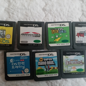닌텐도 DS라이트 ㅡ 게임칩 7개 이미지