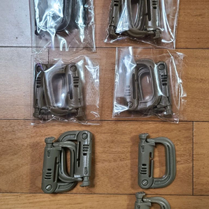 미군 몰 시스템 카라비너 ITW 그림록 2개씩 한세트 이미지