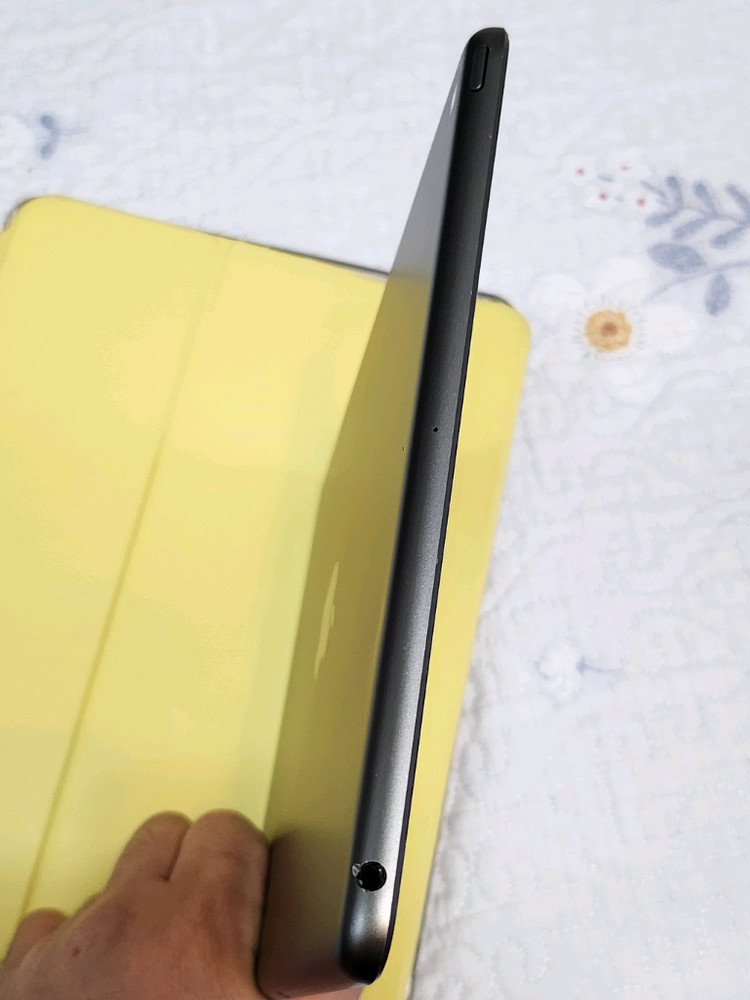 아이패드 9세대 64 wifi 키보드 펜포함 이미지