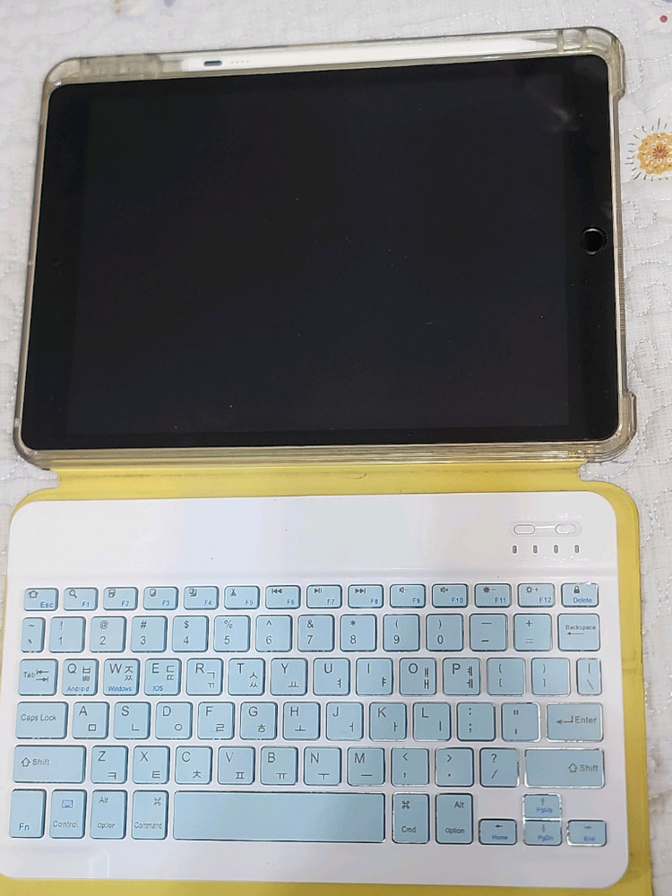 아이패드 9세대 64 wifi 키보드 펜포함 이미지