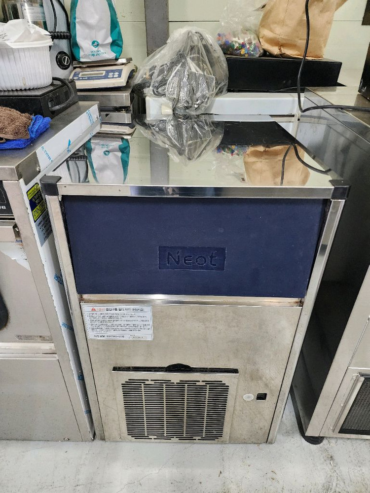 네오트 제빙기 50kg 공냉식 판매 합니다 이미지