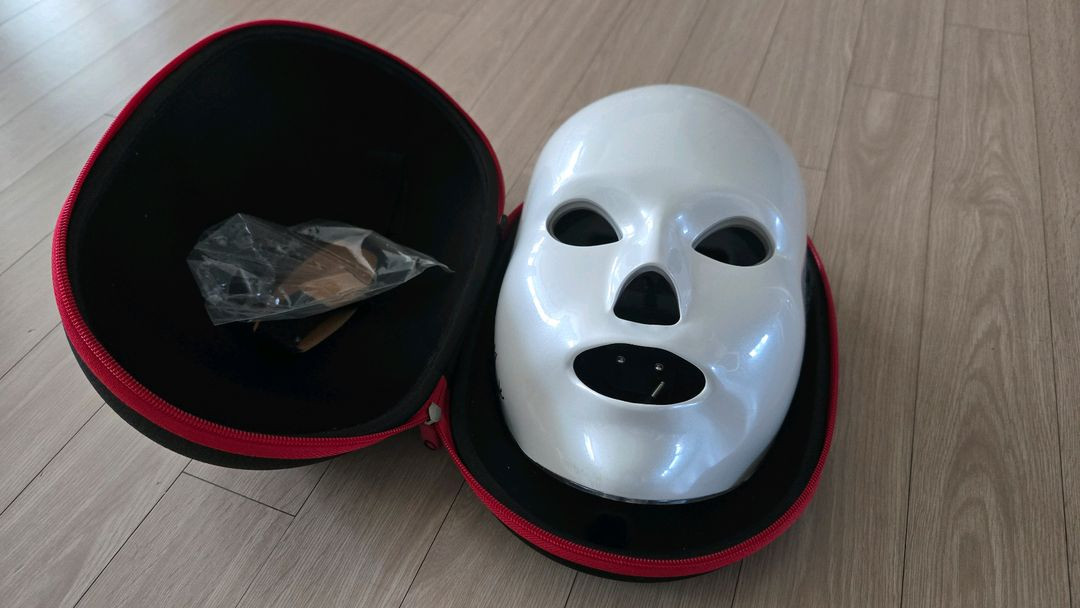 루비 LED 마스크 얼굴 홈케어 마사지 이미지