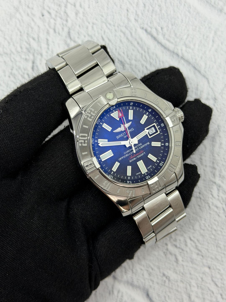 브라이틀링 어벤져 II GMT A32390 시계 판매합니다. 이미지
