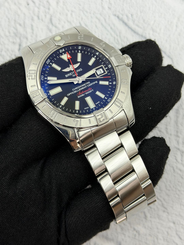 브라이틀링 어벤져 II GMT A32390 시계 판매합니다. 이미지