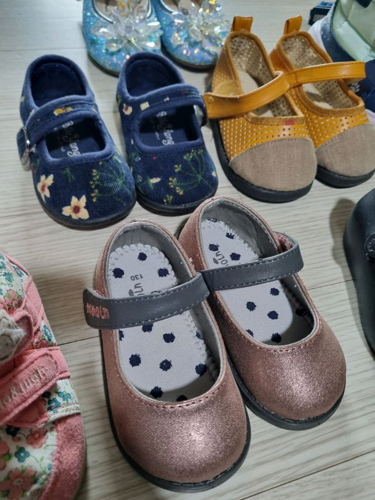 아기 걸음마 신발 삑삑 뽁뽁 130 140 샌들 부츠 구두 운동화 이미지