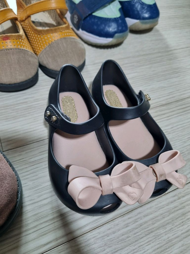 아기 걸음마 신발 삑삑 뽁뽁 130 140 샌들 부츠 구두 운동화 이미지