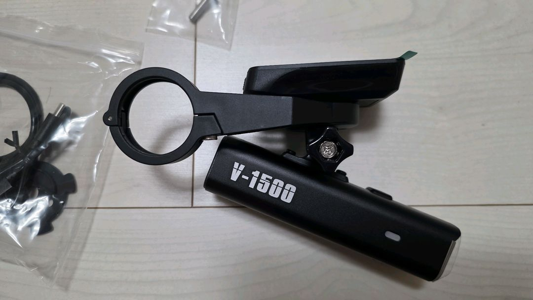 [새상품] 자전거 속도계 라이트 전조등 듀얼거치대 풀세트 로드자전거 mtb 픽시 이미지