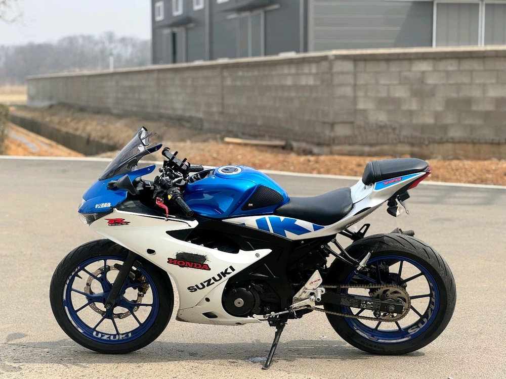 스즈키GSX-R125/24년식/6만키로/225만원/상태굿 이미지