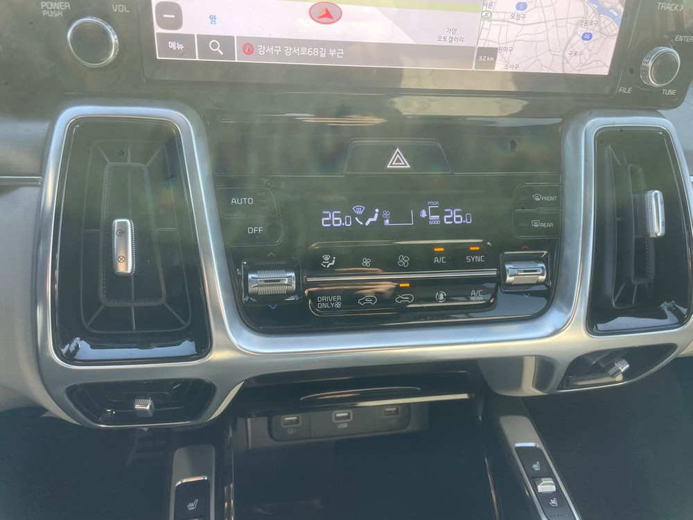 기아 쏘렌토 중고차 쏘렌토 4세대 HEV 1.6 4WD 시그니처 21년06월 82384km 완전무사고 입니다. 이미지