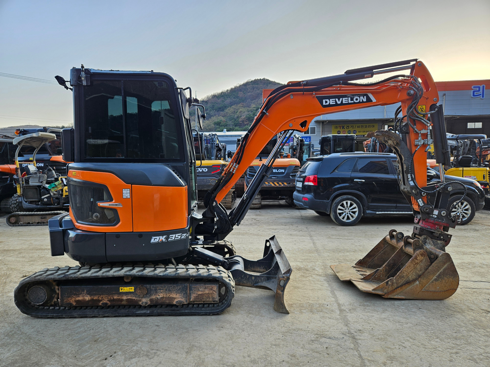 중고 미니굴삭기 DX35캐빈 23년식 회링코집 이미지