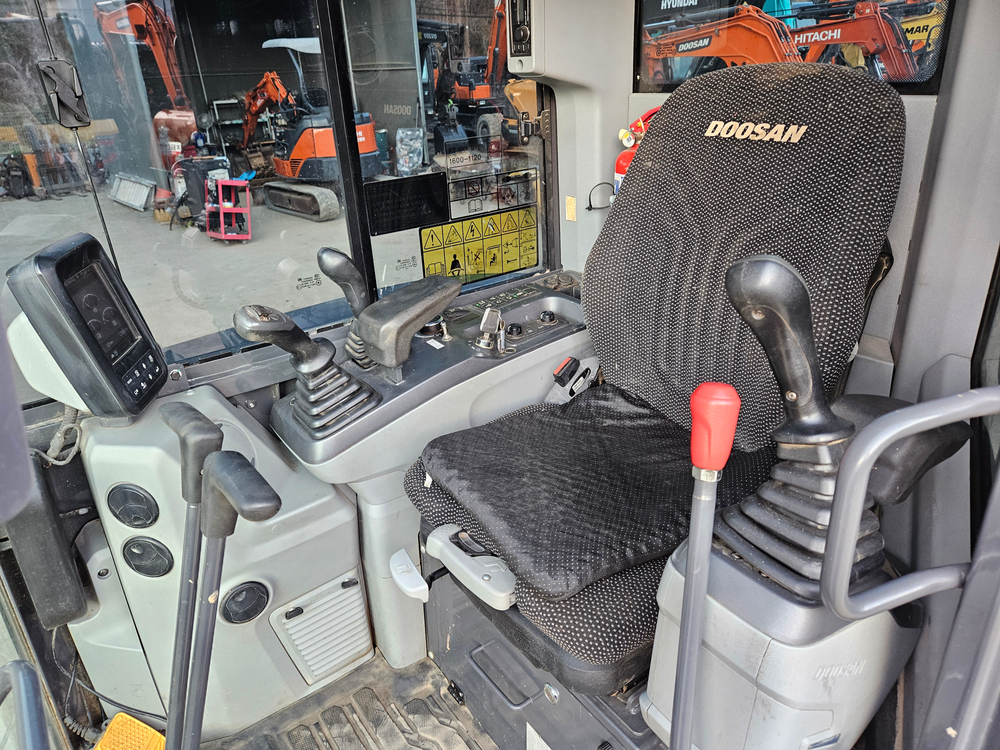 중고 미니굴삭기 DX35캐빈 23년식 회링코집 이미지