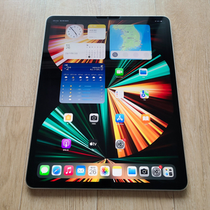 부산 아이패드 프로 12.9 5세대 M1 256GB+파우치 팝니다. 이미지