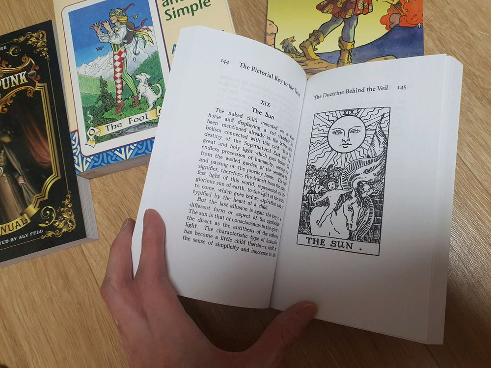 (판매)라이더 웨이트 타로카드 등, 인기 타로카드 북세트 일괄 팝니다 이미지