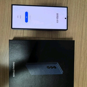 갤럭시 폴드 6 상태좋습니다 이미지