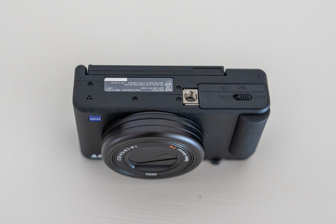 소니 ZV-1 디지털 카메라와 슈팅그립 세트 판매해요 이미지