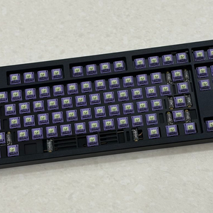 brick tkl 블랙알루상판 pc하판 커스텀 키보드 이미지