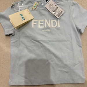 [정품][택달린새상품] [정가30만] 펜디 키즈 18m 로고티셔츠 / 펜디 베이비 18개월 스카이블루 하늘티 이미지