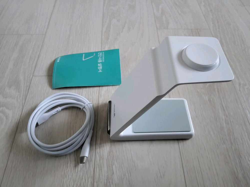 애플전용 무선충전거치대 새상품 이미지