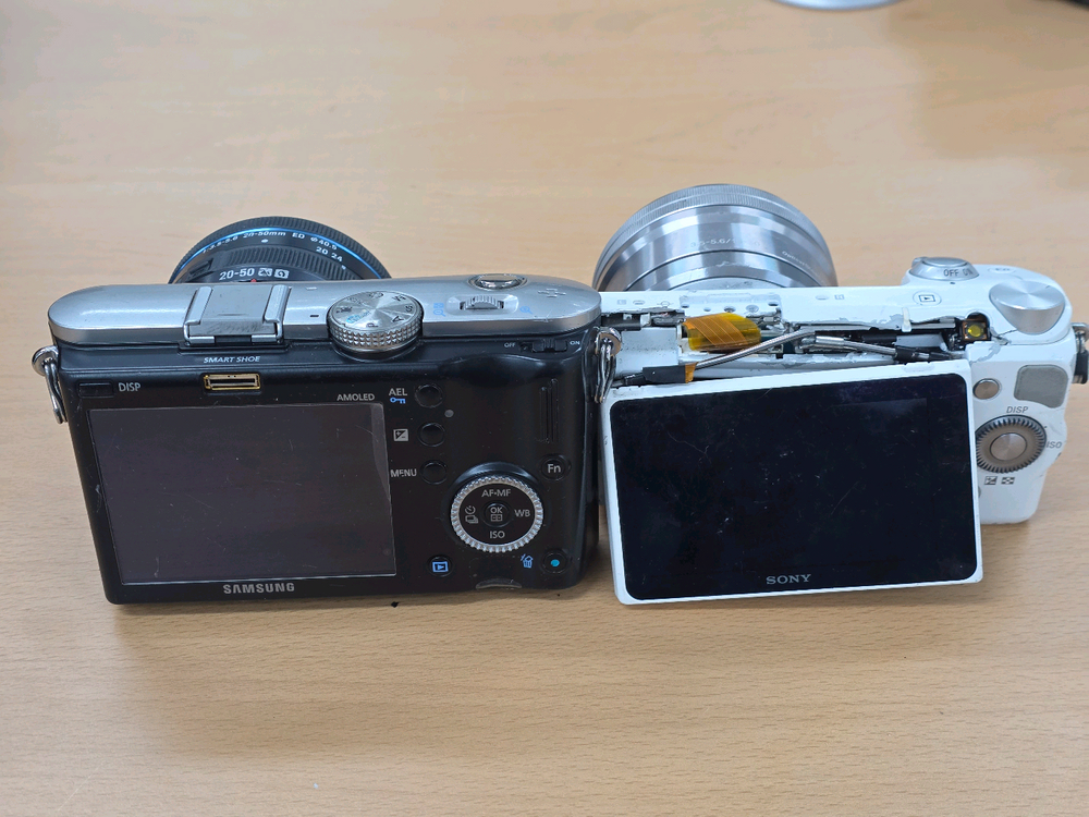 삼성 NX100. 소니 알파 미러리스 디지털카메라 부품용 이미지