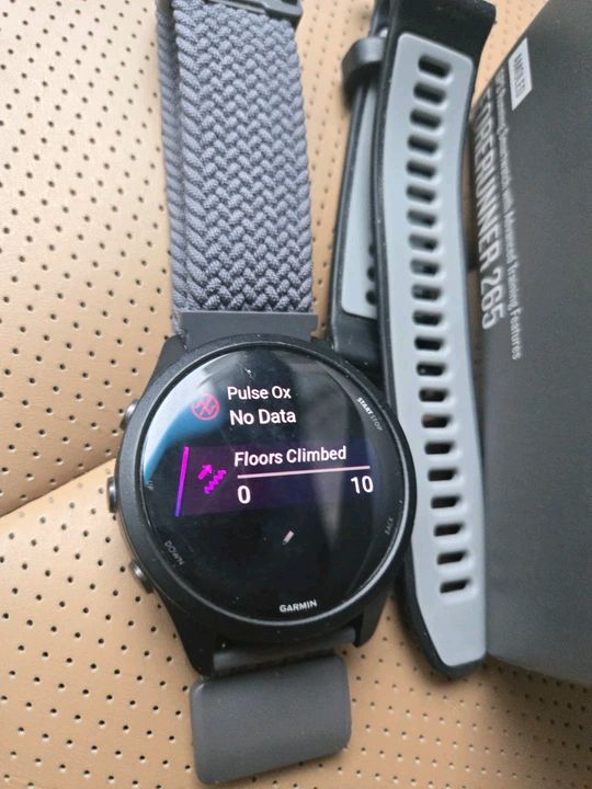 가민 포러너 265 GPS 러닝 스마트워치 이미지