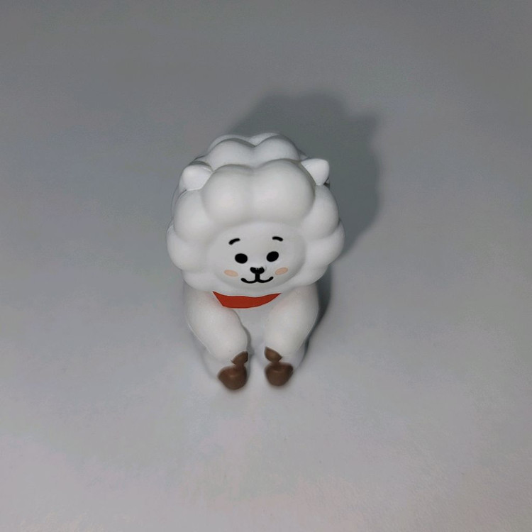 BTS BT21 RJ 알제이 피규어 이미지