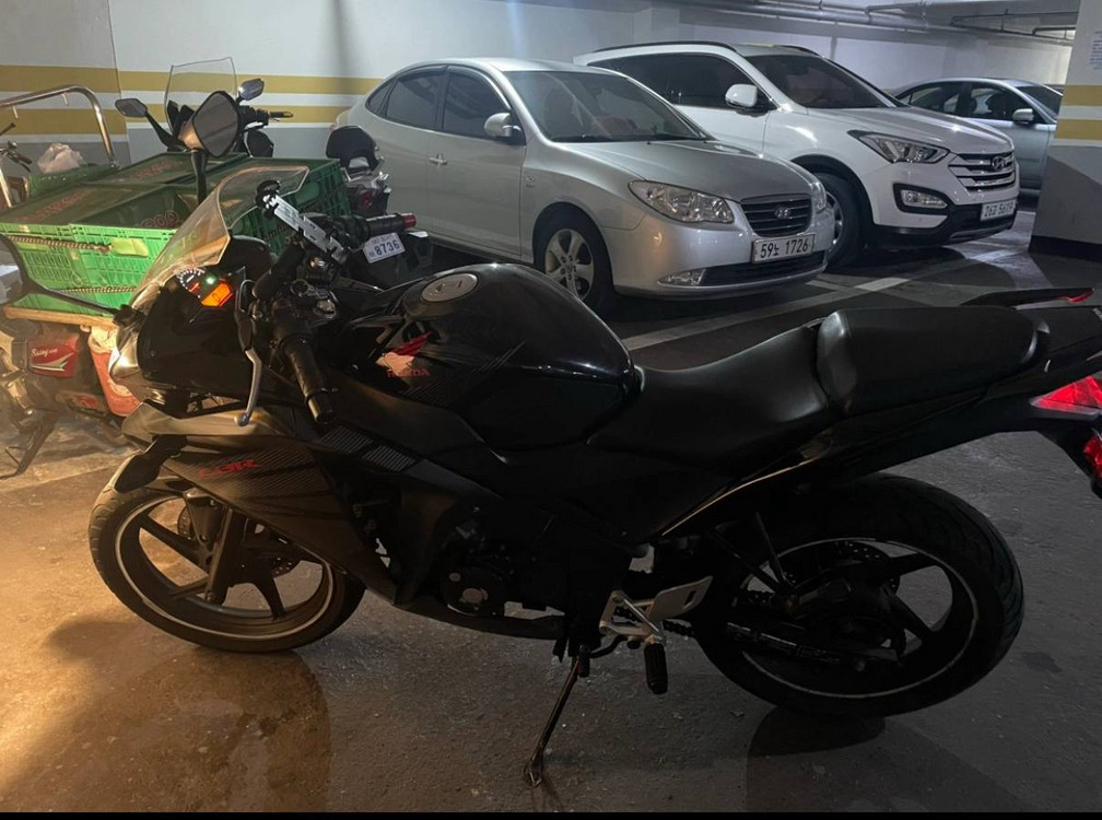cbr125 흑마 던져요~ 이미지